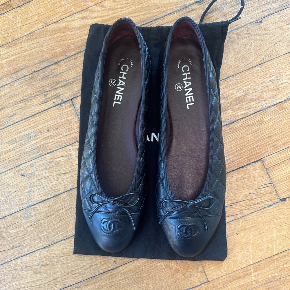 Chanel quilted ballet flats size 42